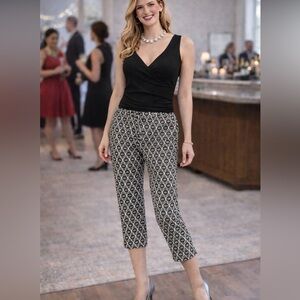 MERONA Crop Pants Size 6 Classic Cotton Embroidered Pattern Black & White